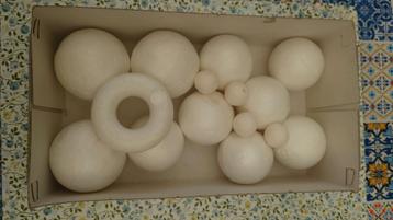 Tempex Balletjes Knutselen beschikbaar voor biedingen