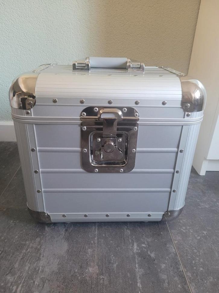 Cryo 21 cryolipolyse uniek draagbare behandelkoffer, Sieraden, Tassen en Uiterlijk, Uiterlijk | Lichaamsverzorging, Zo goed als nieuw