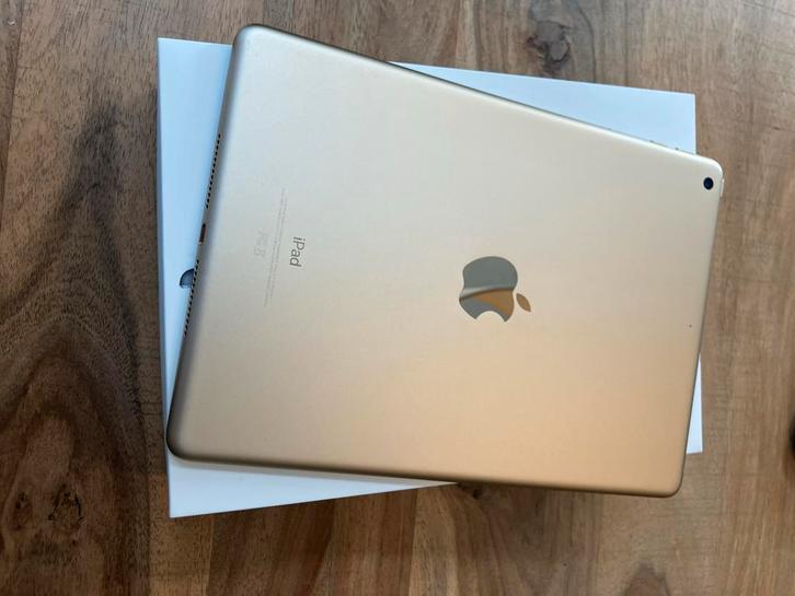 Apple iPad A1822 - 32GB - Goud, Computers en Software, Apple iPads, Gebruikt, Apple iPad, Wi-Fi, 9 inch, 32 GB, Goud, Ophalen of Verzenden