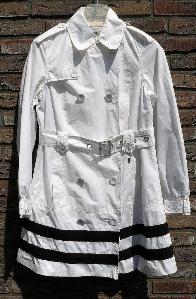 McGregor jas, trenchcoat in wit met zwarte strepen, maat 38., Kleding | Dames, Jassen | Zomer, Zo goed als nieuw, Maat 38/40 (M)