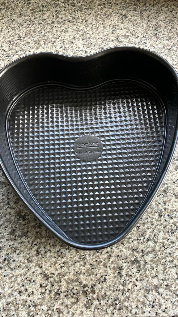 Zenker bakvorm – hartjesvorm, Hobby en Vrije tijd, Taarten en Cupcakes maken, Nieuw, Bakvorm, Taarten, Ophalen of Verzenden