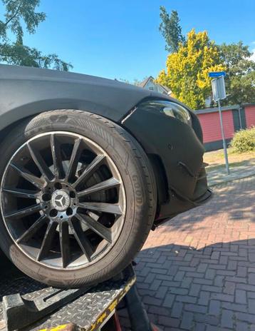 Monteur auto-campers-foodtruck. Trekhak-veren-service-media beschikbaar voor biedingen