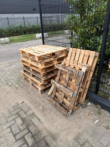 Wegwerp Pallets - gratis Utrecht beschikbaar voor biedingen