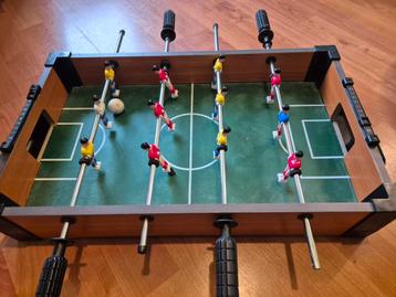Mini tafelvoetbal beschikbaar voor biedingen