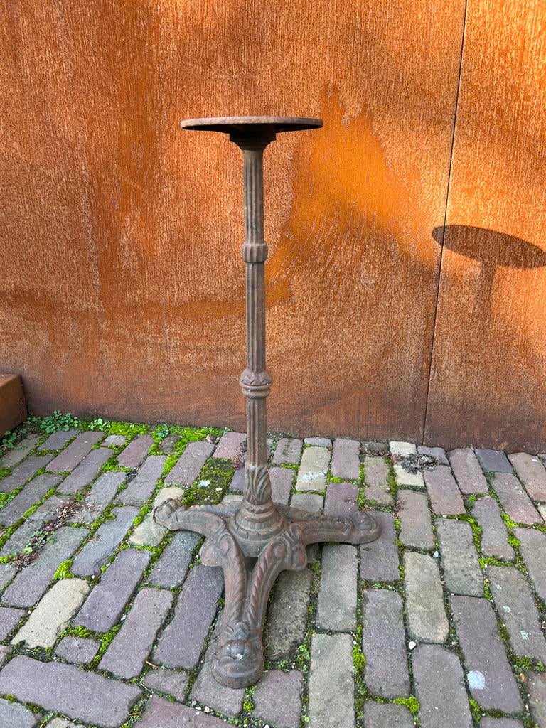Oude gietijzeren tafelonderstel poot, Antiek en Kunst, Ophalen