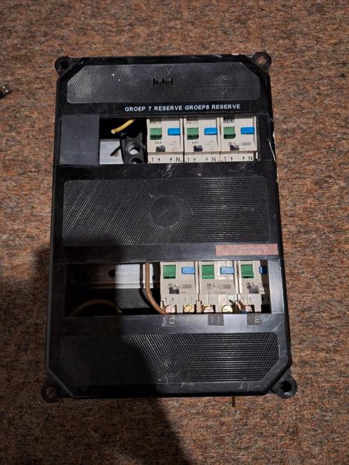 Schakelkast incl extra schakels multi9  Multi9 dpn n vigi c2, Hobby en Vrije tijd, Elektronica-componenten, Zo goed als nieuw