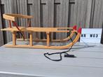 Houten slee met zitje en trekkoord 100 cm lengte, Ophalen of Verzenden, Rugleuning, Gebruikt, Hout