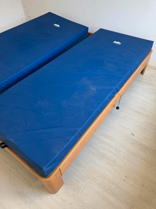 2x Deron zorgmatrassen – als nieuw, professioneel & hygiënis, Huis en Inrichting, Slaapkamer | Matrassen en Bedbodems, Zo goed als nieuw