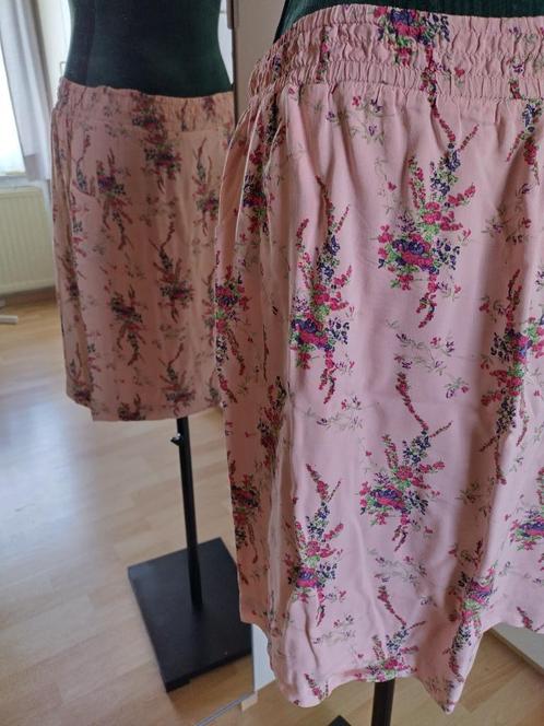Te koop aangeboden: Dames rok van Esprit, Kleding | Dames, Rokken, Gedragen, Maat 42/44 (L), Roze, Knielengte, Ophalen of Verzenden