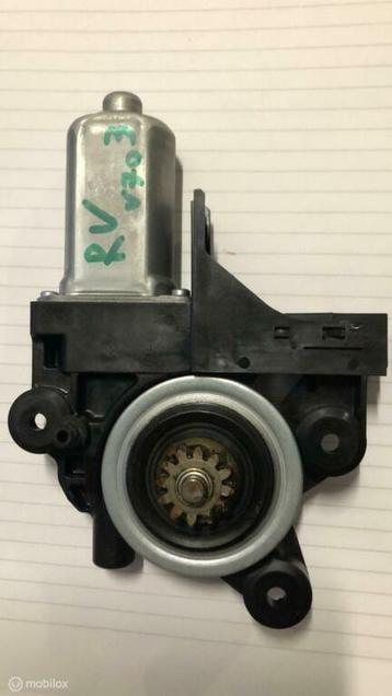 Raammotor rechtsvoor Volvo V70 III ('07-'17) 1174077-A beschikbaar voor biedingen