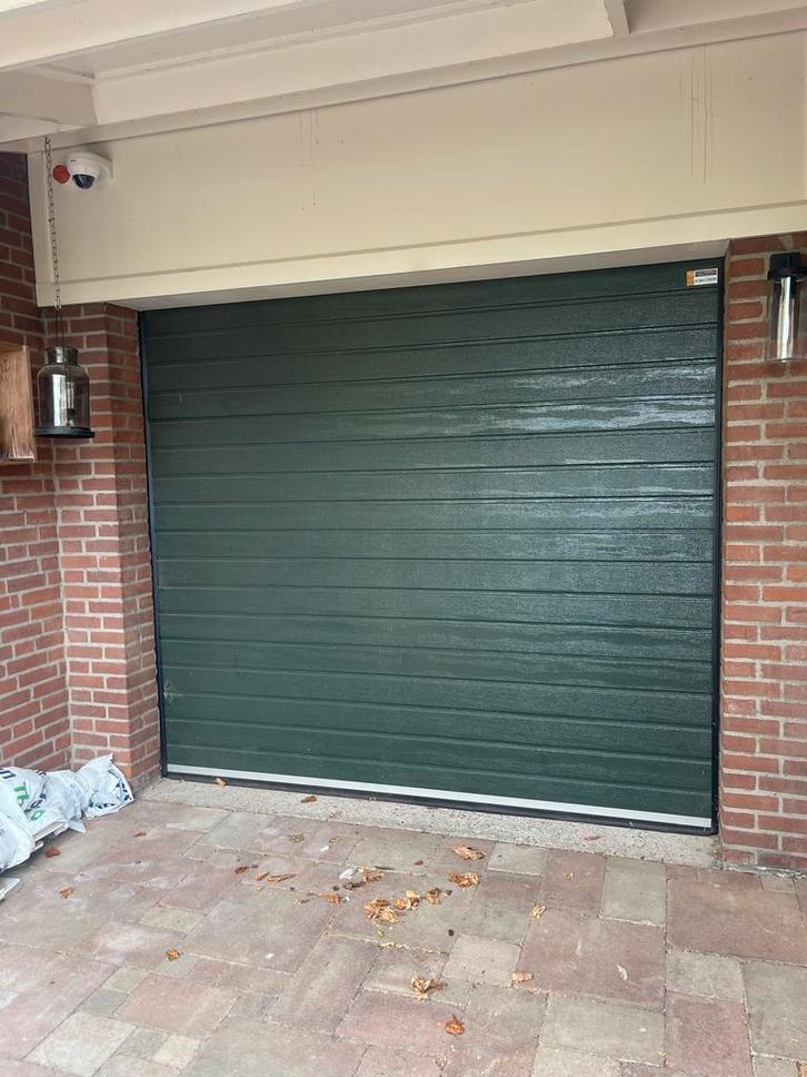 Groene Garagedeur met Elektrische Bediening compleet, Doe-het-zelf en Verbouw, Rolluiken, Gebruikt, 200 cm of meer, Overige kleuren