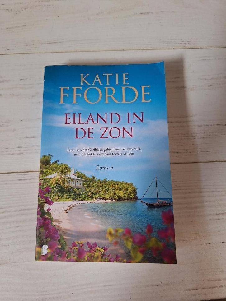 Katie Fforde Eiland in de zon, Boeken, Chicklit, Zo goed als nieuw, Ophalen
