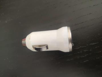 USB autolader plug universeel wit beschikbaar voor biedingen
