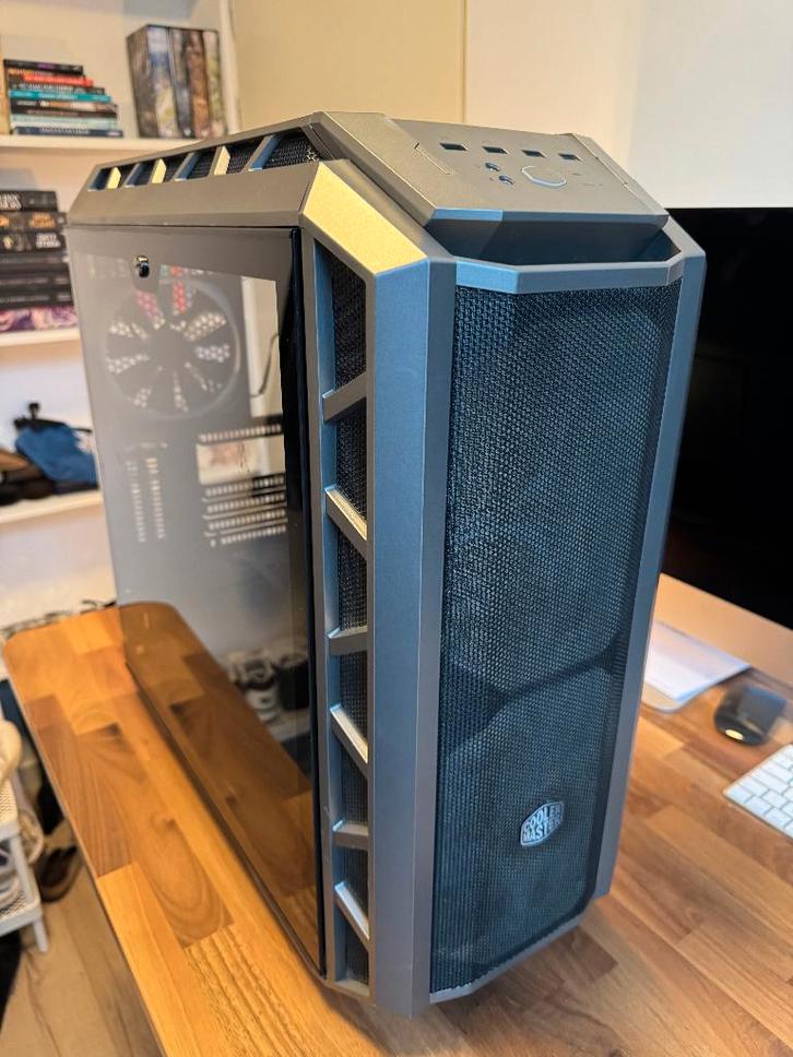 CoolerMaster Case H500P - Goede staat - Incl. RGB NZXT Fans, Computers en Software, Computerbehuizingen, Gebruikt, Ophalen