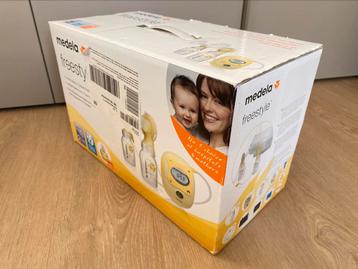 Medela freestyle kolfset + Medela tassen