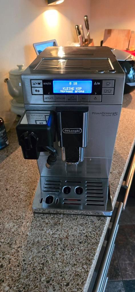 DeLonghi PrimaDonna XS- Espresso koffie, melkschuimdefect, Witgoed en Apparatuur, Koffiezetapparaten, Gebruikt, Gemalen koffie
