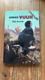 Rijk Arends - Onder vuur, Boeken, Ophalen of Verzenden, Gelezen, Rijk Arends