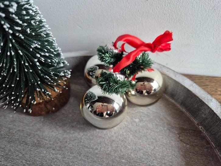 Vintage kerstballen met groen kraagje 536, Diversen, Kerst, Gebruikt, Ophalen of Verzenden