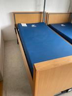 Ziekenhuisbed/ hooglaagbed beide 3 maand oud €125,- p.s, Ophalen, ., ., .