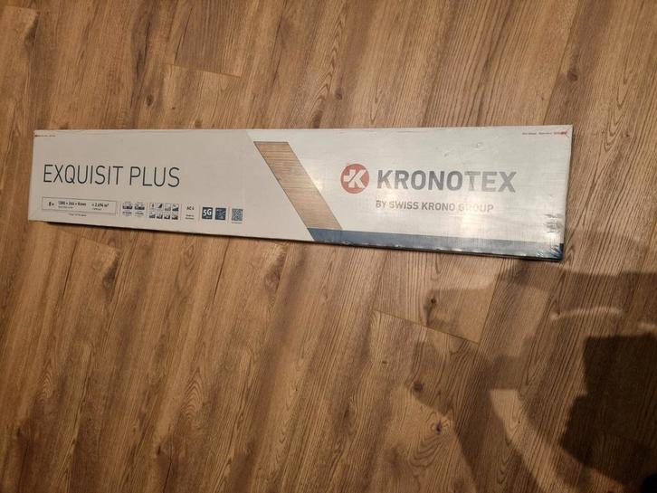 Klik laminaat nieuwe 11 m2 eiken 8mm, Huis en Inrichting, Stoffering | Vloerbedekking, Nieuw, Laminaat, Bruin, 10 tot 25 m², Ophalen