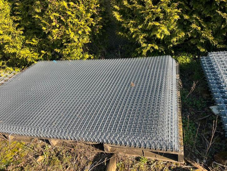 OPRUIMING GEGALVANISEERDE GAASMATTEN AFRASTERING 5x5cm, Tuin en Terras, Gaas en Draad, Zo goed als nieuw, Minder dan 10 meter