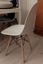 Eames stijl eetstoelen stoelen wit 3x rose maisons du monde, Huis en Inrichting, Stoelen, Drie, Wit, Zo goed als nieuw, Eames