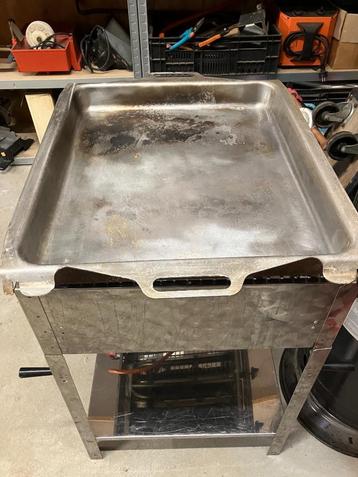 Professionele Hendi BBQ  met bakplaat beschikbaar voor biedingen