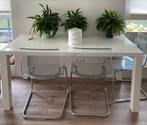 Bijna gratis 4 eetkamer stoelen, Ophalen, Kunststof, Gebruikt, Overige kleuren