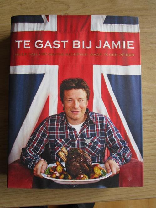 Kookboek - Te Gast bij Jamie, Boeken, Kookboeken, Zo goed als nieuw, Voorgerechten en Soepen, Hoofdgerechten, Taart, Gebak en Desserts
