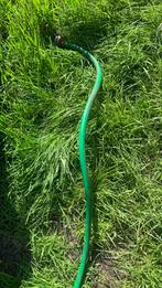 Tuinslang lang groen met koppelstuk schat min. 15 meter, Ophalen of Verzenden, Gebruikt