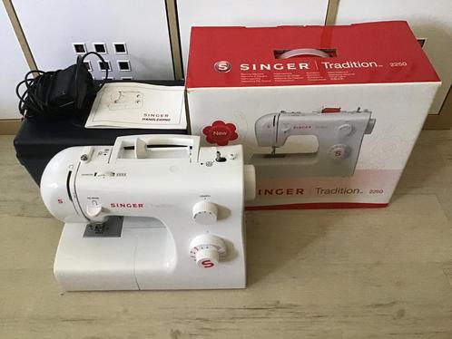 Singer Tradition 2250, Hobby en Vrije tijd, Naaimachines en Toebehoren, Zo goed als nieuw, Naaimachine, Singer, Ophalen