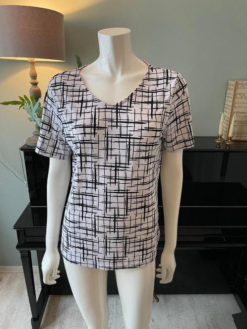 Topje van BPC maat 36 S, Kleding | Dames, Tops, Zo goed als nieuw, Maat 36 (S), Wit, Zonder mouw, Ophalen of Verzenden