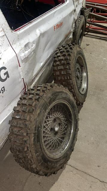 Autocross band met Velg 195/65 R15 beschikbaar voor biedingen