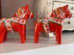 2 Zweedse Dala paardjes 10 cm hoog ., Antiek en Kunst, Kunst | Designobjecten, Ophalen of Verzenden