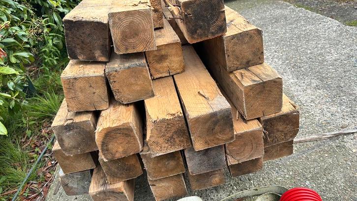 Mooie gebruikte balken 10/10/245, Tuin en Terras, Palen, Balken en Planken, Zo goed als nieuw, Balken, 250 cm of meer, Ophalen of Verzenden