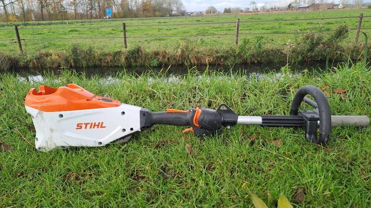 Stihl KMA 135 R combi accu machine, Tuin en Terras, Hand-tuingereedschap, Gebruikt, Ophalen of Verzenden
