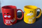 Rode en gele mok van M&M’s wanted. Uit 2013., Ophalen of Verzenden, Zo goed als nieuw, Gebruiksvoorwerp