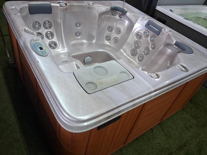 Island jacuzzi top kwaliteit spa incl Bezorging&garantie, Tuin en Terras, Bubbelbaden en Hottubs, Gebruikt, Ophalen of Verzenden