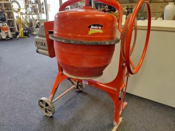Betonmolen te huur 145 liter beschikbaar voor biedingen