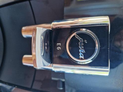 Jura E6 volautomatisch koffieapparaat met melkkoeler, Witgoed en Apparatuur, Koffiezetapparaten, Zo goed als nieuw, Koffiebonen