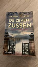 Lucinda Riley - De zeven zussen, Lucinda Riley, Ophalen of Verzenden, Zo goed als nieuw, Nederland