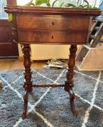 Authentiek naaigerei- of werktafeltje, Antiek en Kunst, Ophalen