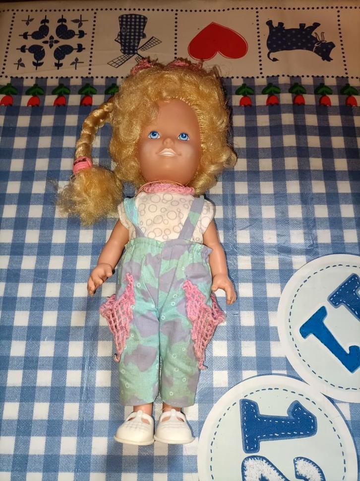 Holly Dolly Surprise oude pop Playskool uit 1987, Verzamelen, Poppen, Zo goed als nieuw, Pop, Ophalen of Verzenden