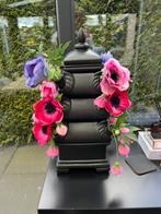 Een zwarte tulpenvaas.  Incl zijden bloemen, Tuin en Terras, Tuinvazen, Ophalen, Zo goed als nieuw
