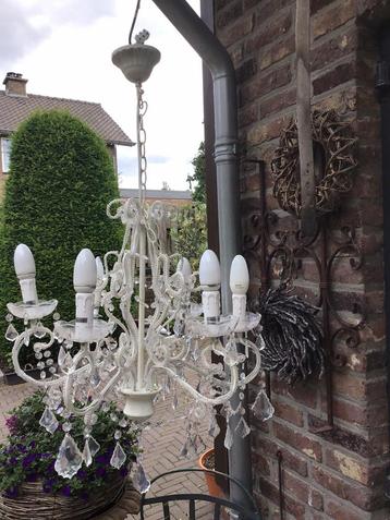 Nog een leuke bricante  kroonluchter leuk voor decoratie beschikbaar voor biedingen