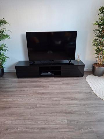 Tv kast zwart industrieel in goede staat