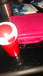 Roze broodtrommel en rode drinkbeker, Ophalen of Verzenden, Zo goed als nieuw