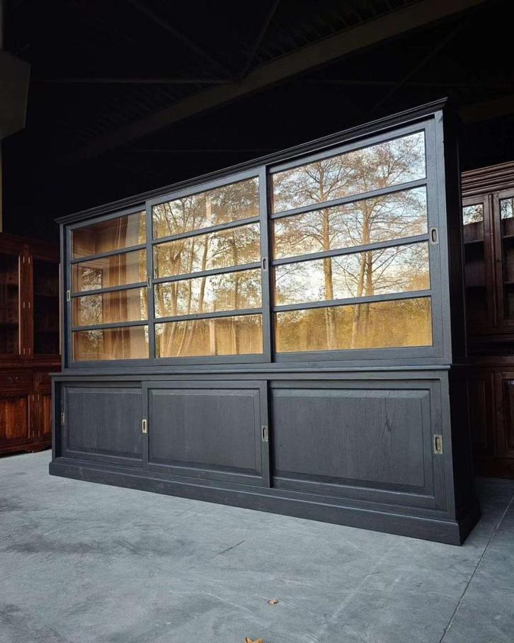 Prachtige grote zwarte winkelkast | Oude Winkelvitrine #2390, Huis en Inrichting, Kasten | Buffetkasten, Gebruikt, 200 cm of meer