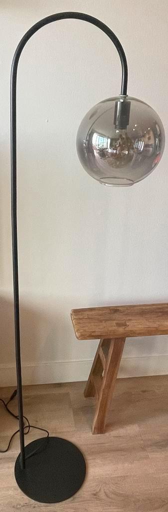 Mooie sta lamp beschikbaar voor biedingen
