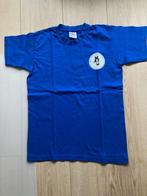 Blauw t-shirt van Rijvereniging Nederhorst den Berg mt 134, Dieren en Toebehoren, Overige soorten, Bovenkleding, Ophalen of Verzenden